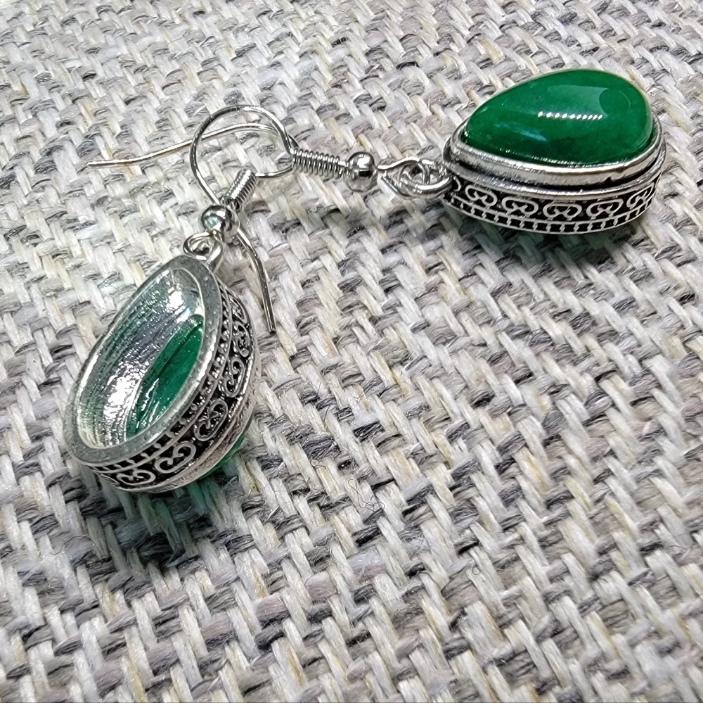Vintage Inspired Silver Plated Alloy Faux Emerald Earrings 2/$15‎ 3/$20 4/$25